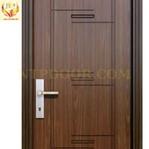 Cận cảnh cửa thép vân gỗ NS1H17 1 cánh chi tiết