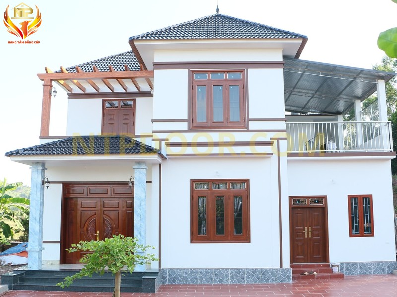 Báo giá cửa thép vân gỗ tại Bắc Giang 5 Lắp đặt cửa thép vân gỗ cho nhà vườn tại Bắc Giang