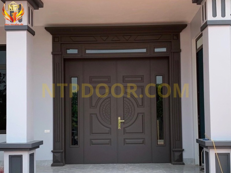 50+ Mẫu Cửa Thép Vân Gỗ 4 Cánh Đẹp Nhất Hiện Nay 11 Cửa thép vân gỗ 4 cánh huỳnh trống đồng màu cánh dán