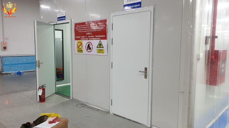 Cửa thép chống cháy lắp khu công nghiệp