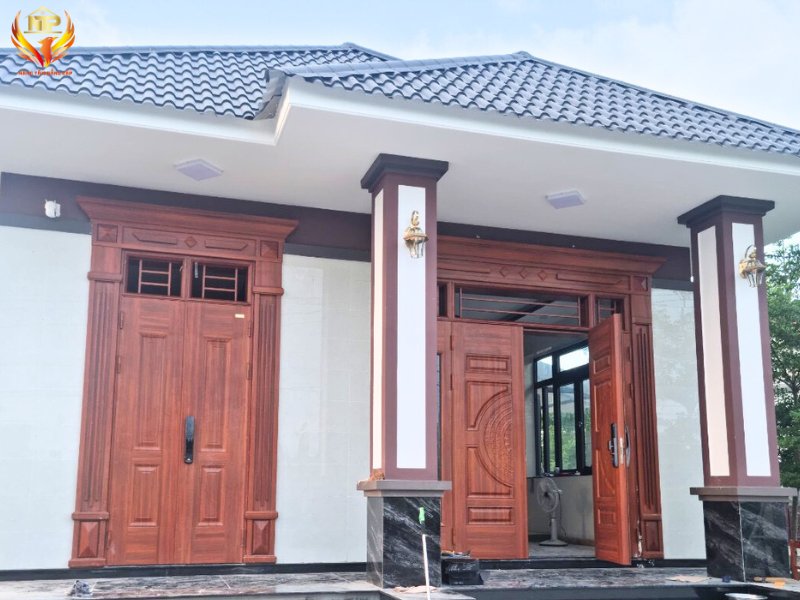 Nên dùng cửa thép vân gỗ hay cửa nhựa composite giả gỗ? 1 Cửa thép vân gỗ lắp đặt làm cửa chính